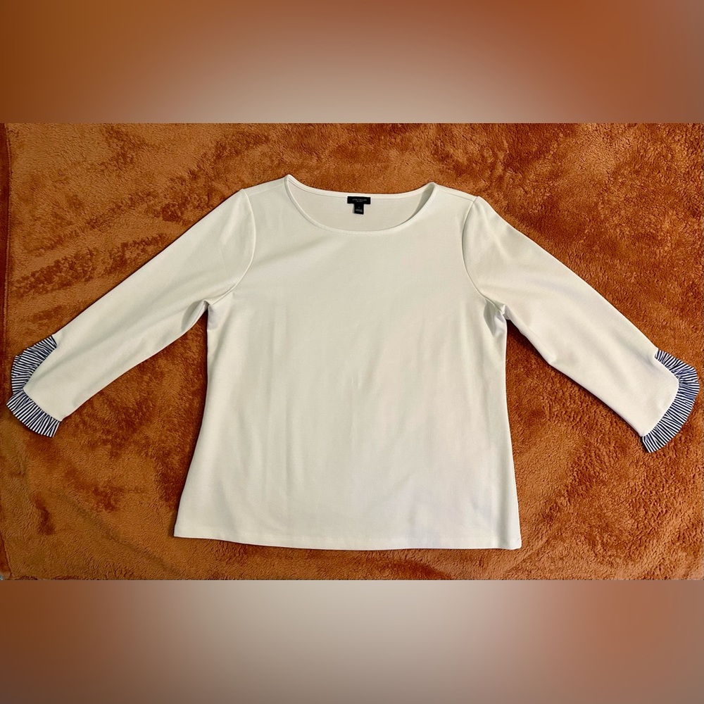 Ann Taylor White 3/4 Sleeve Scoop Neck Blouse with Pleated Cuff Detail